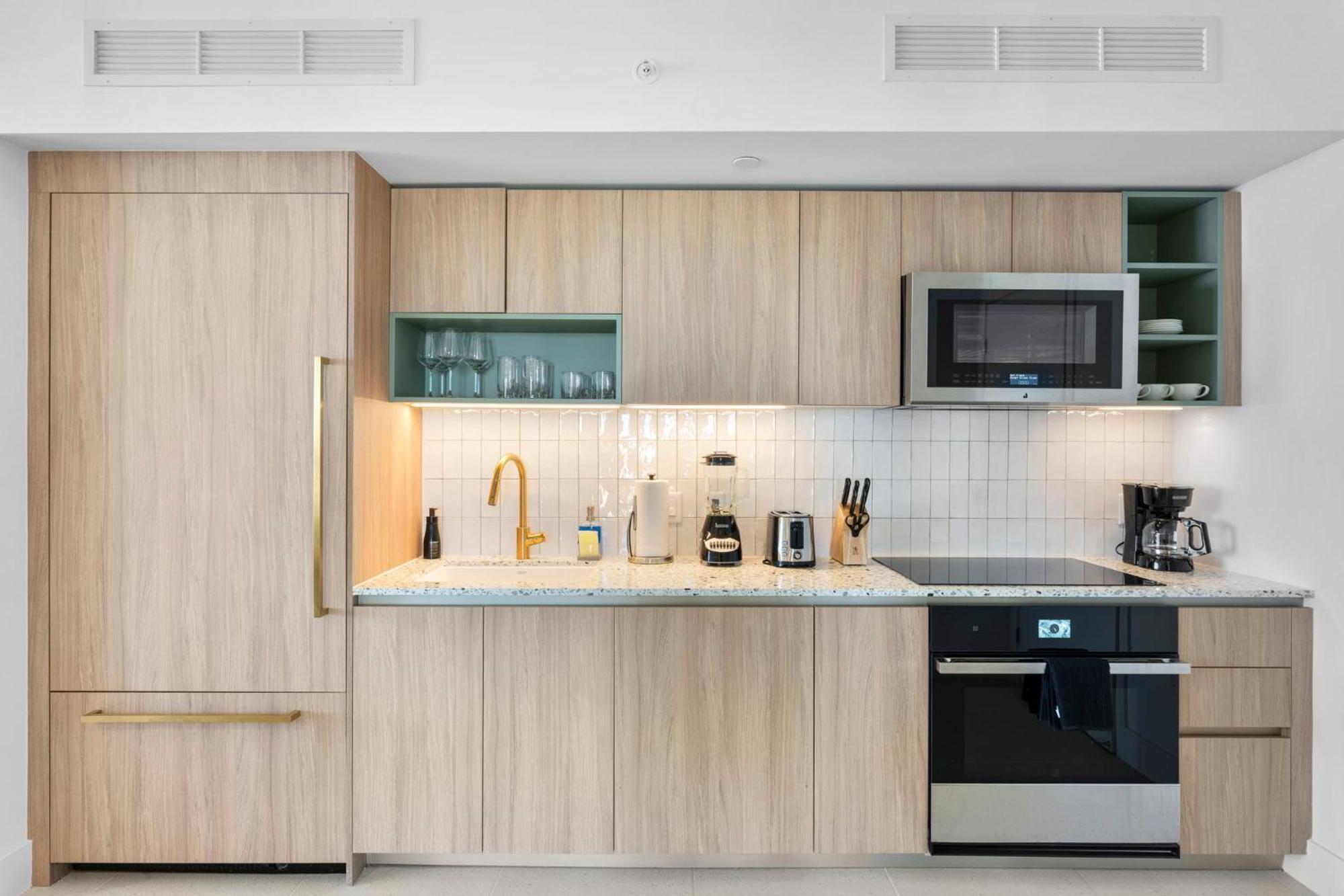 Apartment Exclusive W 3br And Stunning Sea Views! *