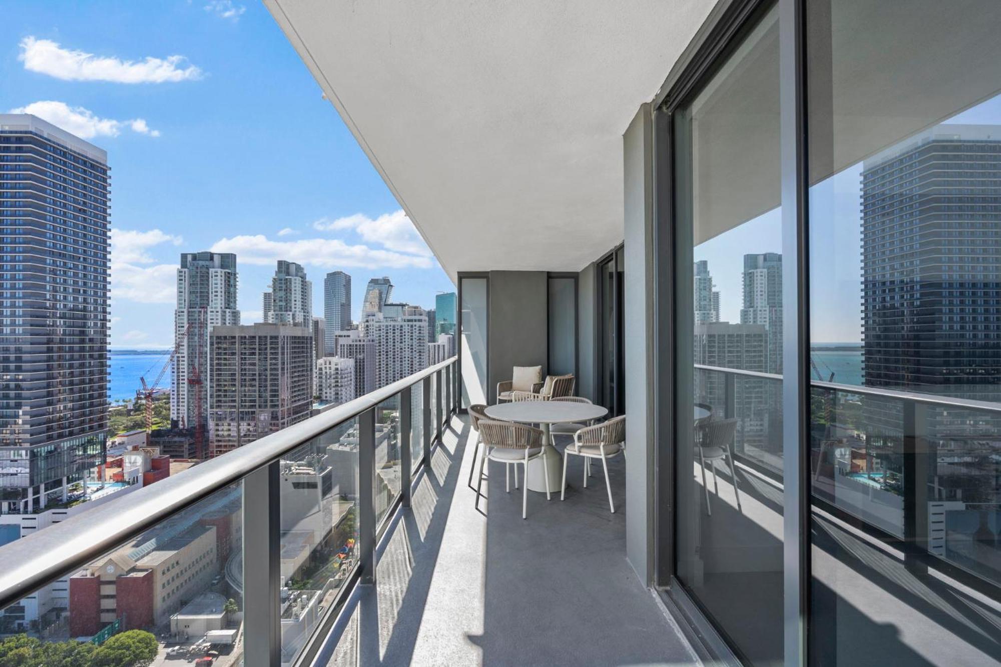 Apartment Exclusive W 3br And Stunning Sea Views!