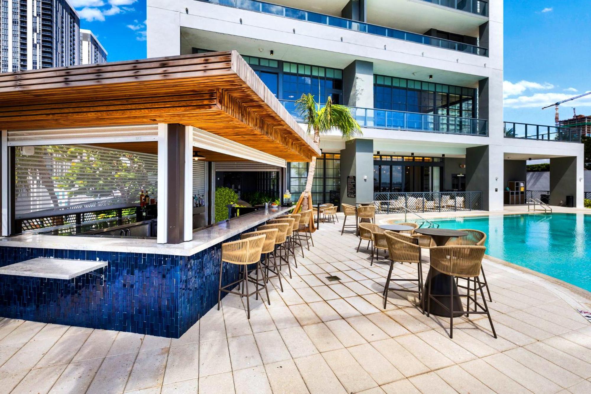 Apartment Exclusive W 3br And Stunning Sea Views!