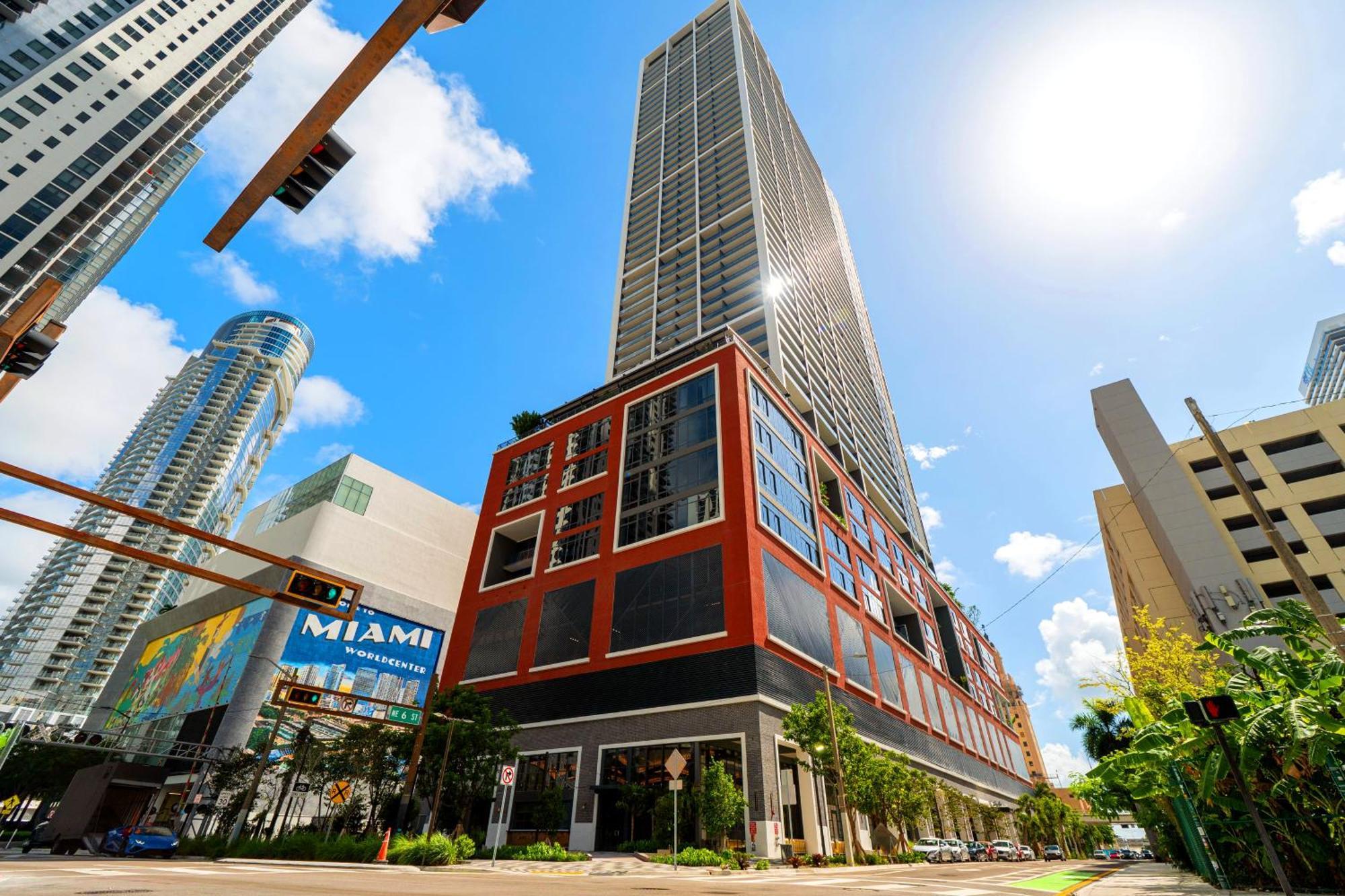 Apartment Exclusive W 3br And Stunning Sea Views! *